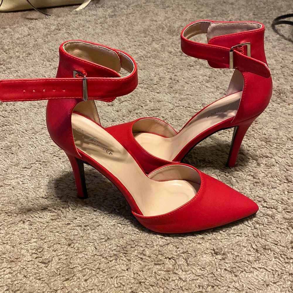 Red heels. Size 9
